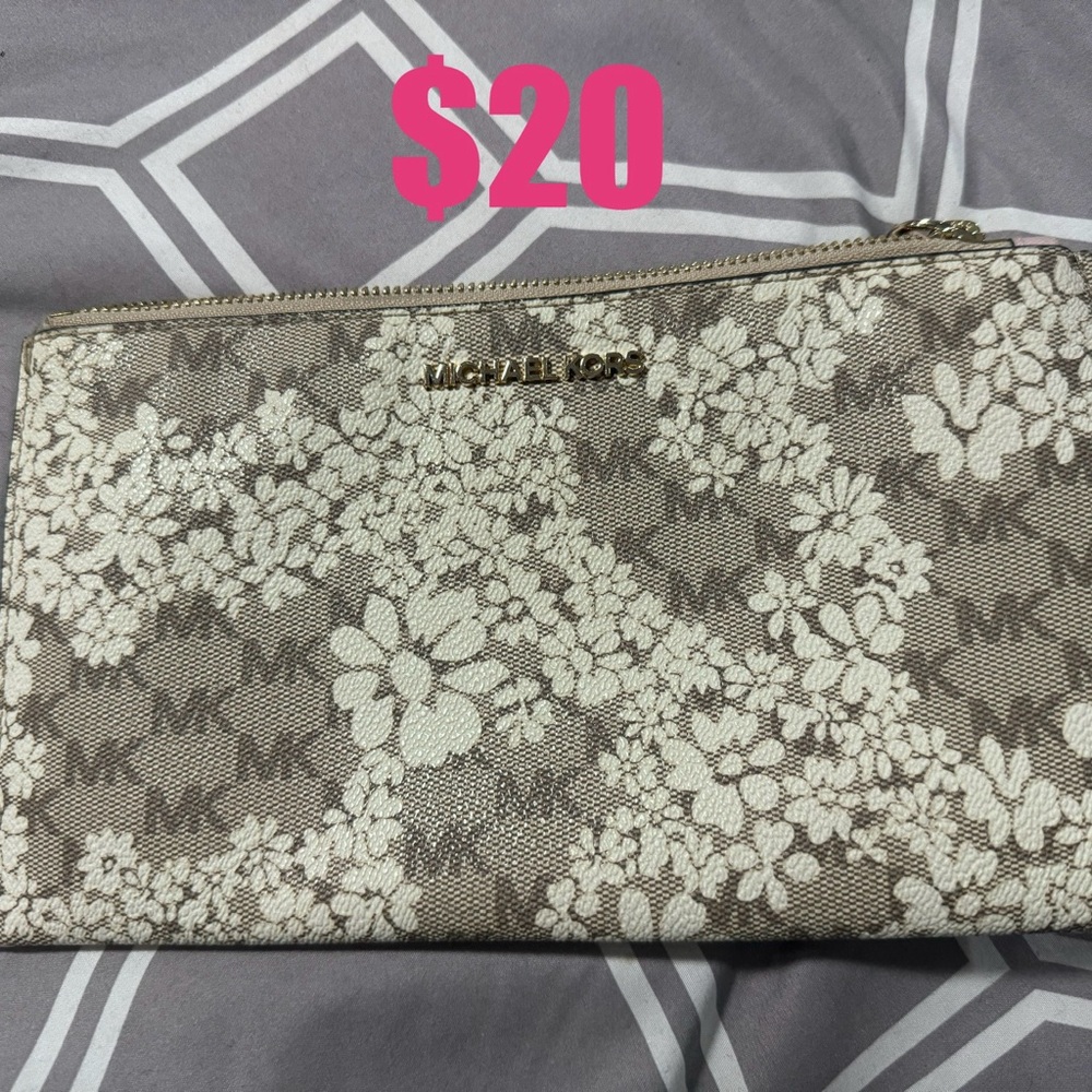 Michael Kors Wristlet
